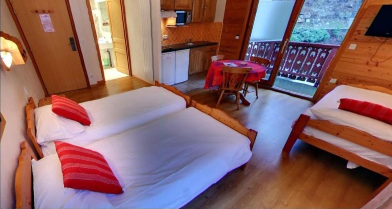 Hotel Les Chalets Brides-les-Bains Exterior photo