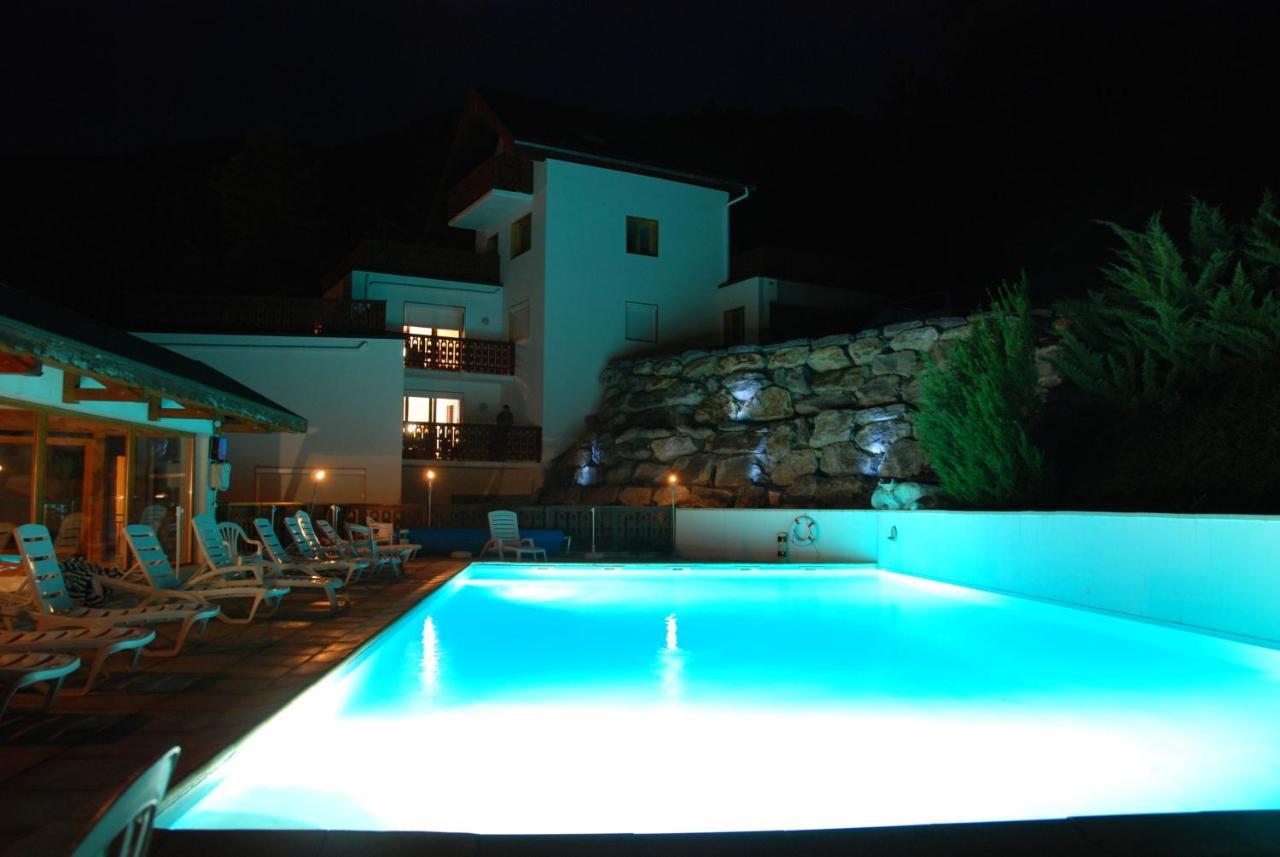Hotel Les Chalets Brides-les-Bains Exterior photo
