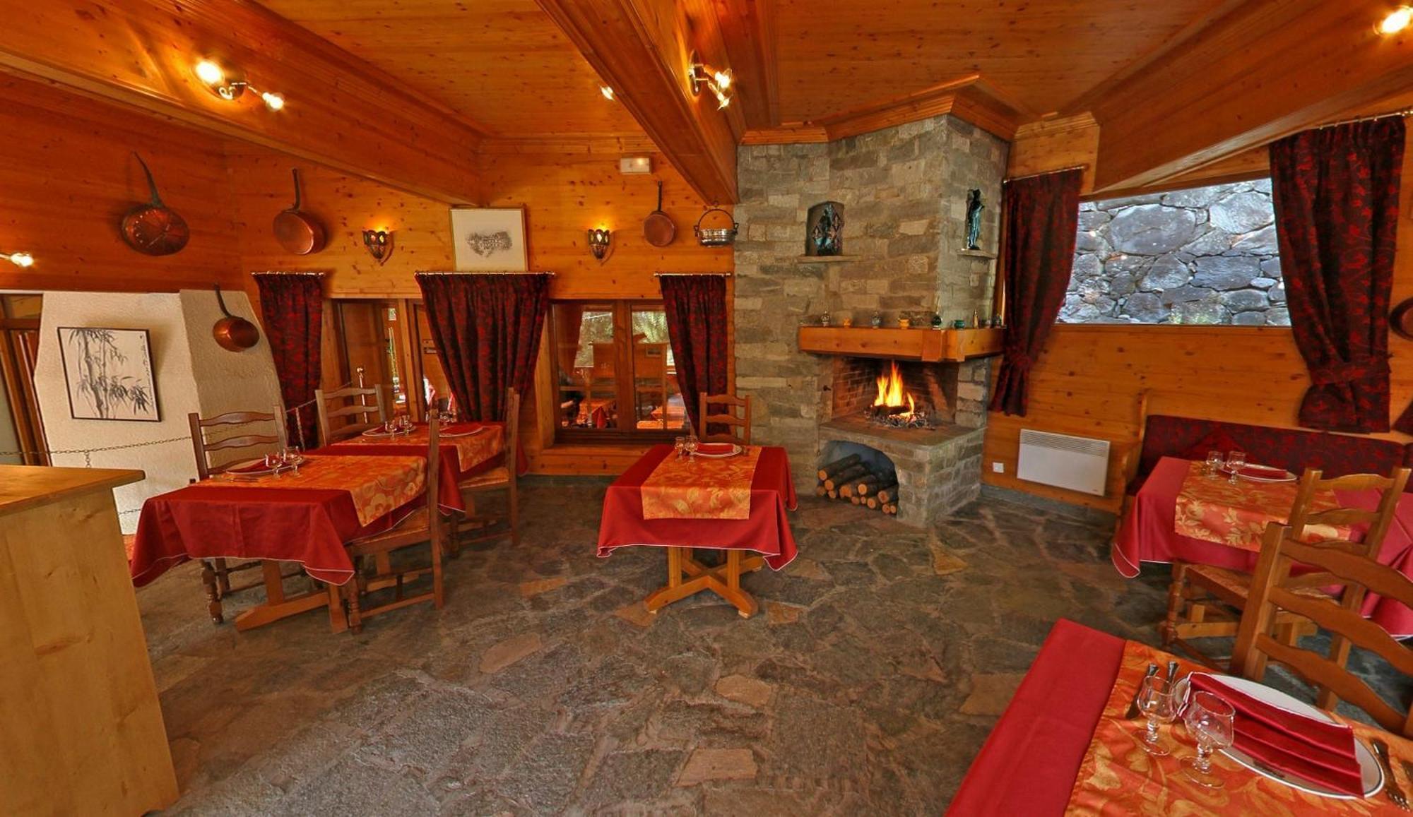 Hotel Les Chalets Brides-les-Bains Exterior photo